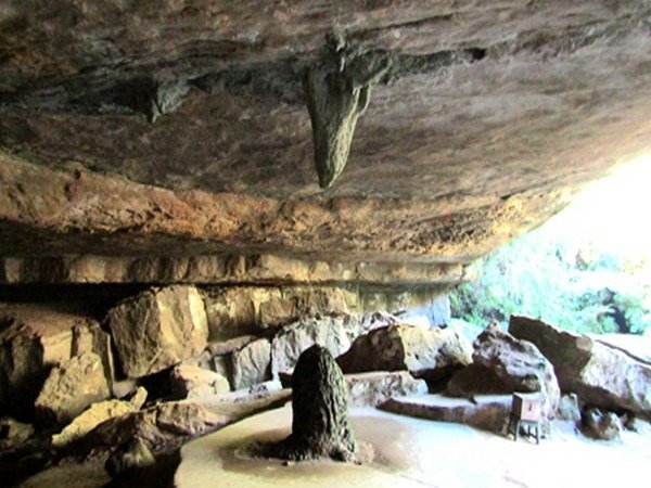 Mawjymbuin Cave, East Khasi Hills