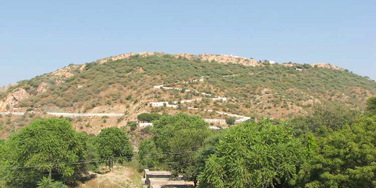 Govardhan Hill, Mathura